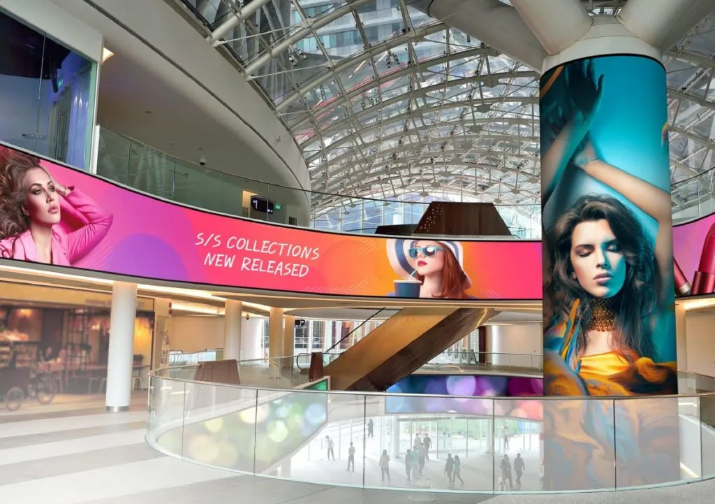 Discover the ideal indoor signage to make your brand stand out
