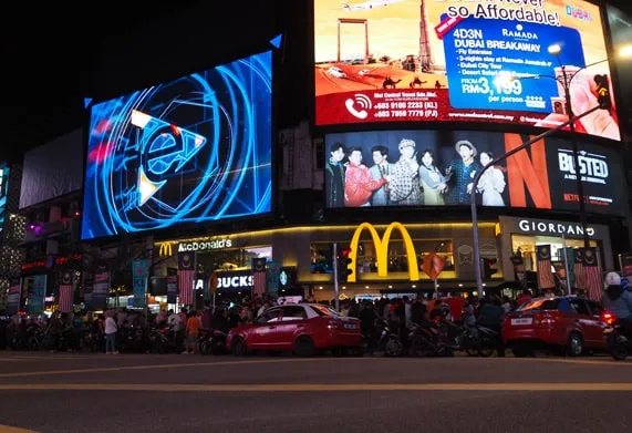 Outdoor signage company in Dubai, UAE, creates impactful signs for businesses.